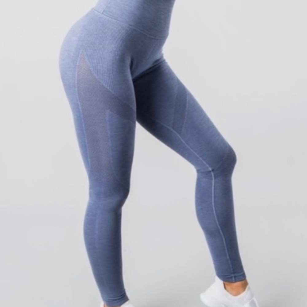 Alphalete aero leggings